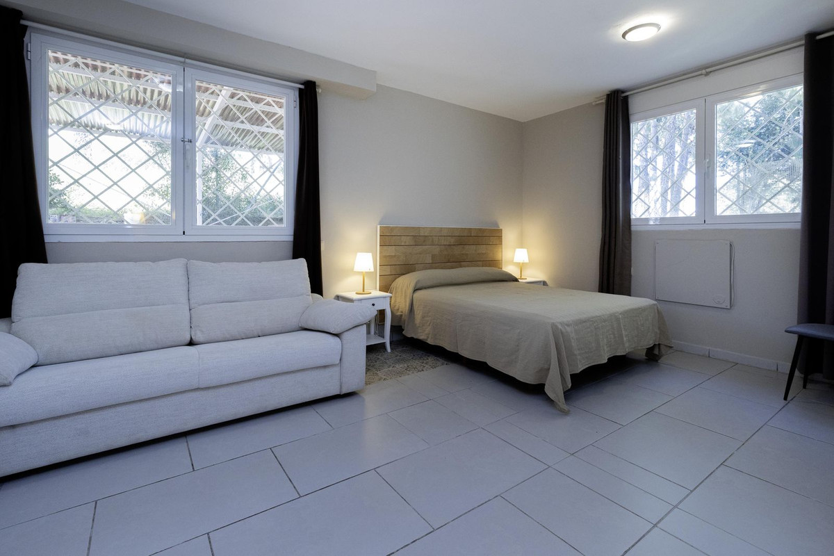 Se vende Villa - Chalet de 3 dormitorios en Costa Del Sol, Málaga, España