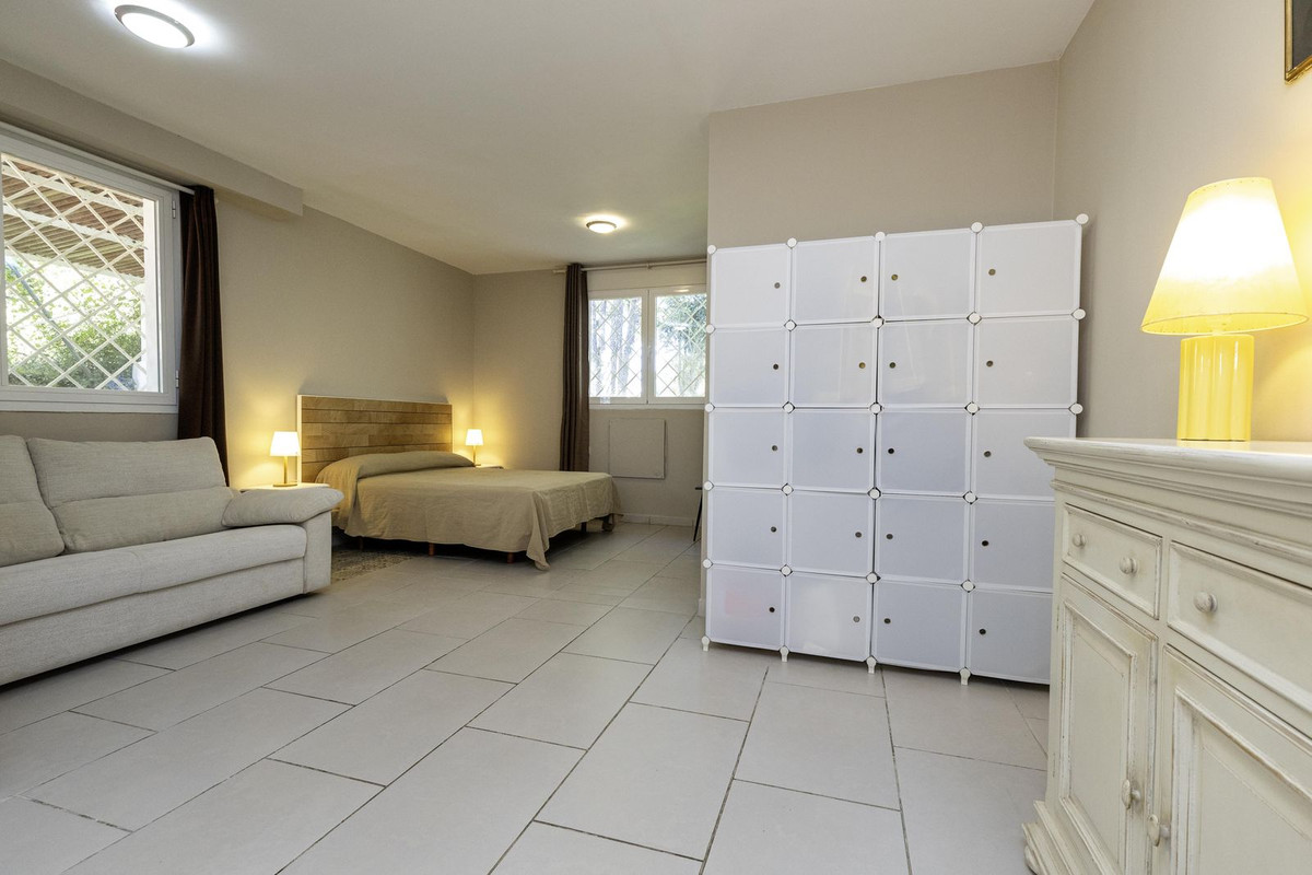 Se vende Villa - Chalet de 3 dormitorios en Costa Del Sol, Málaga, España