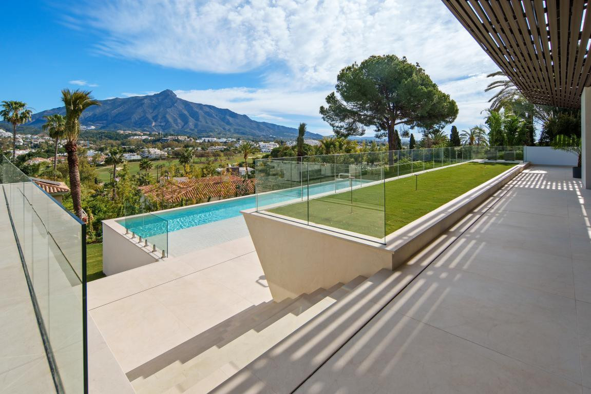 Se vende Villa - Chalet de 5 dormitorios en Costa Del Sol, Málaga, España