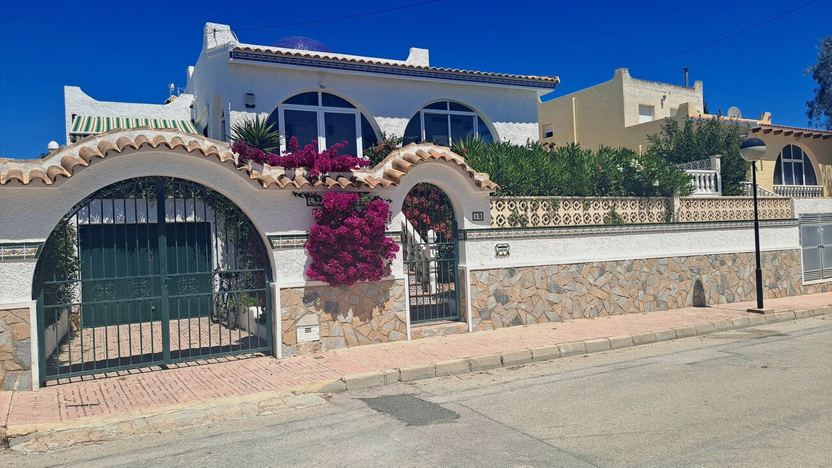 3 Bed Townhouse for sale in Blue Lagoon Costa Blanca, Alicante, Spain
