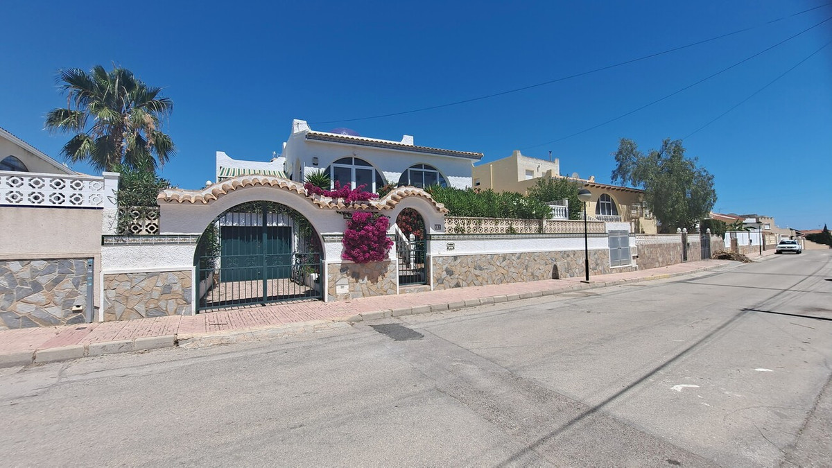 3 Bed Townhouse for sale in Blue Lagoon Costa Blanca, Alicante, Spain