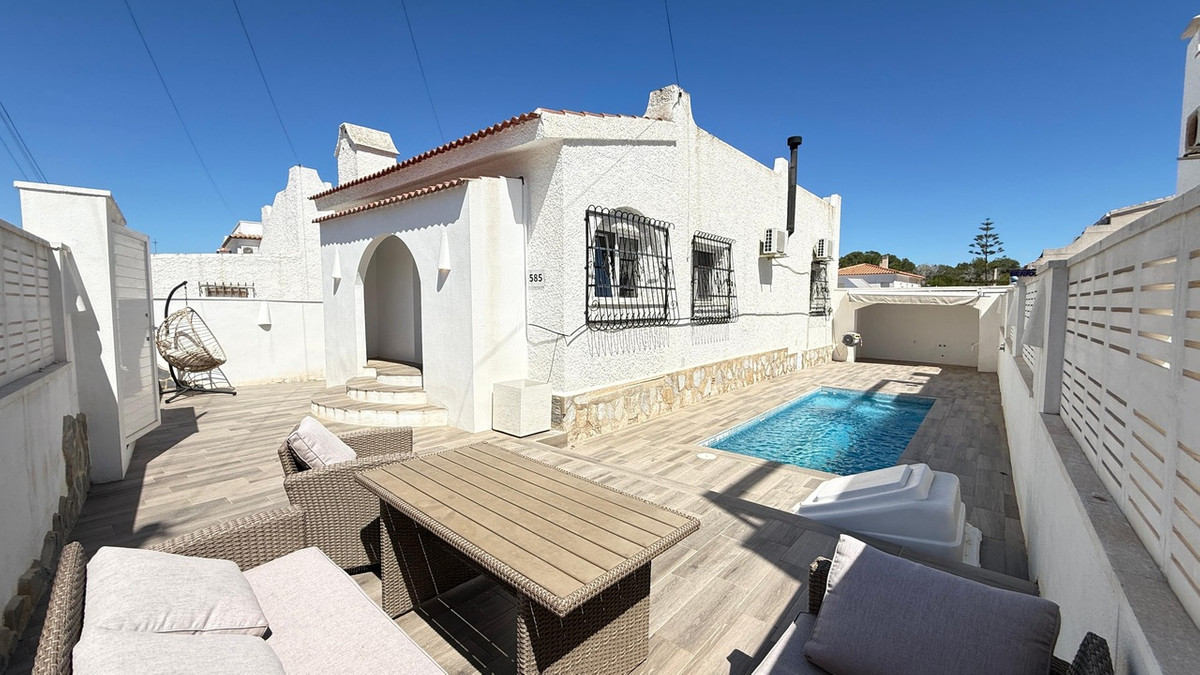 Se vende Villa - Chalet de 2 dormitorios en Costa Blanca, Alicante, España