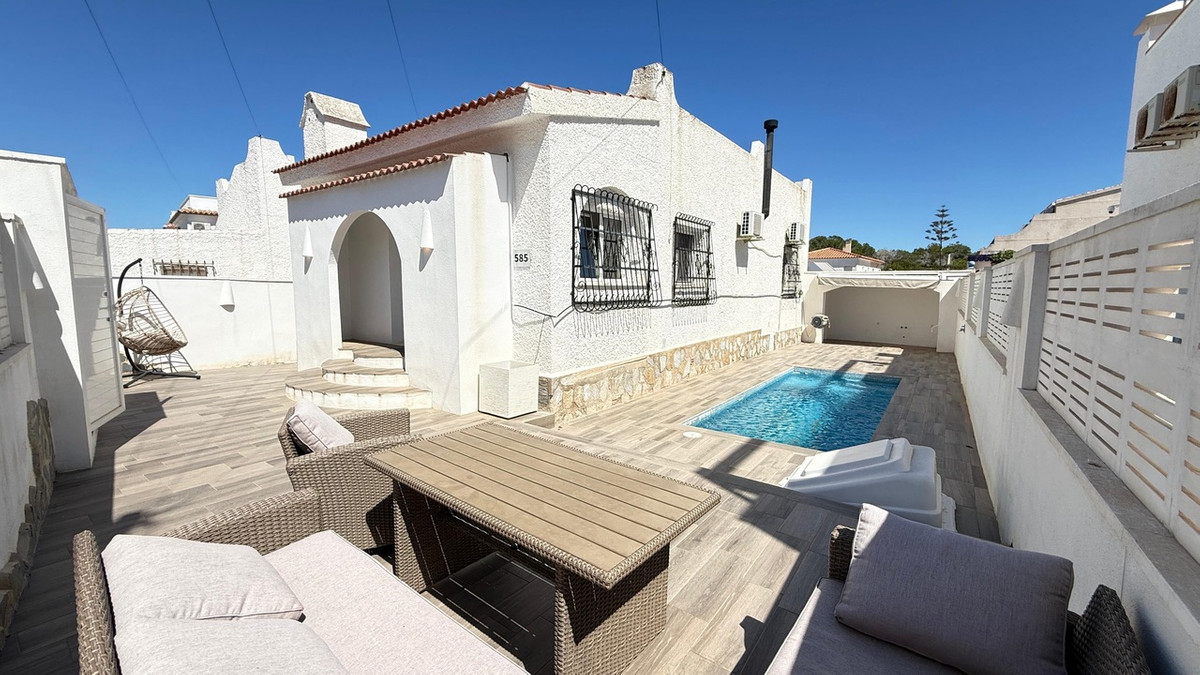 Se vende Villa - Chalet de 2 dormitorios en Costa Blanca, Alicante, España