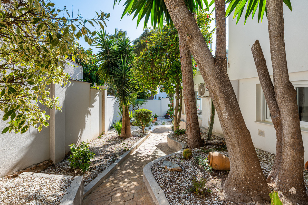 7 Bed Townhouse for sale in Dehesa De Campoamor Costa Blanca, Alicante, Spain