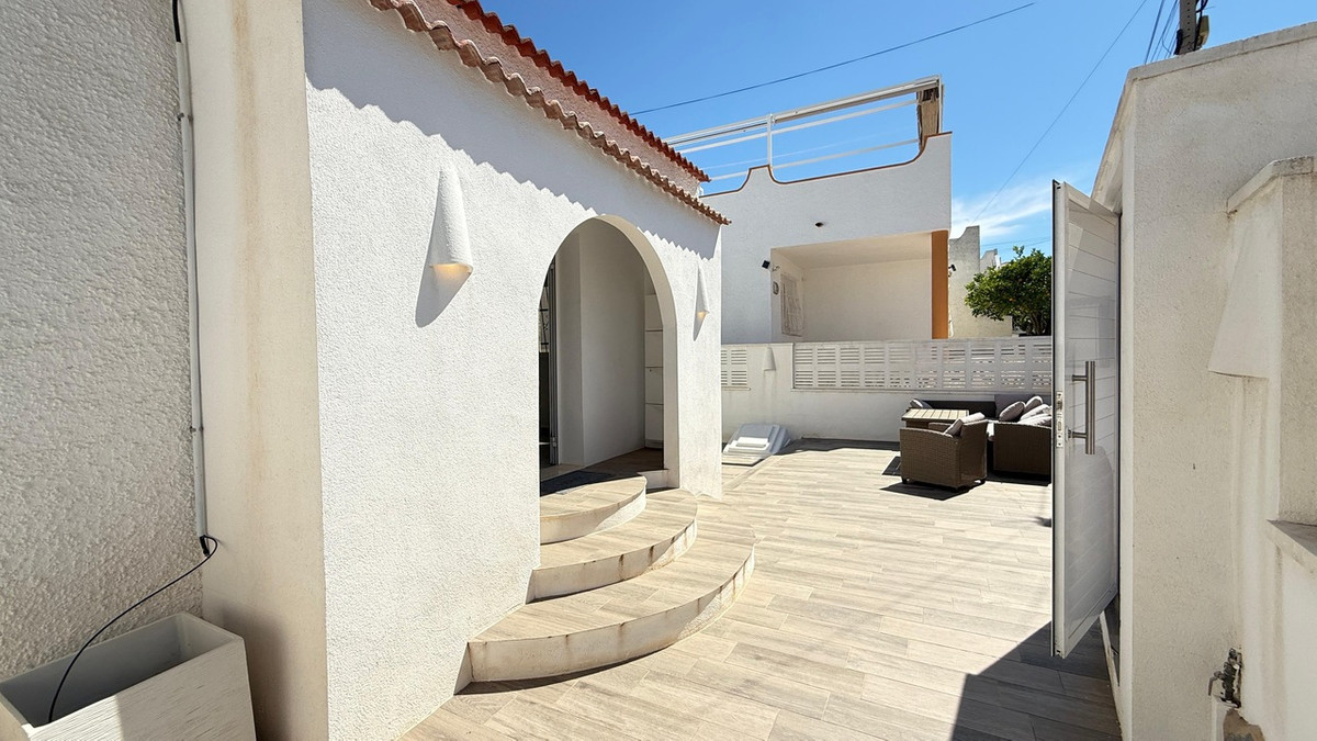 Se vende Villa - Chalet de 2 dormitorios en Costa Blanca, Alicante, España