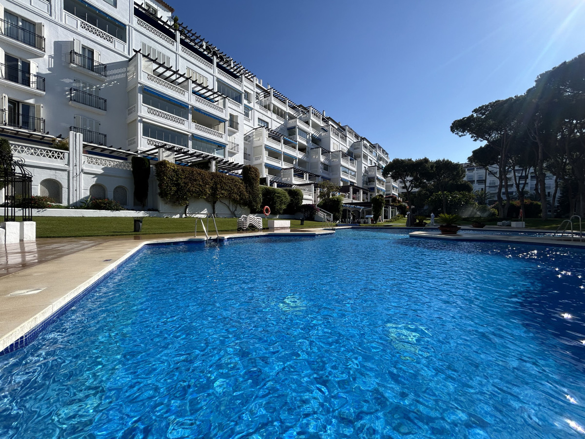 2 Bed Apartment for sale in Puerto Banús Costa Del Sol, Málaga, Spain