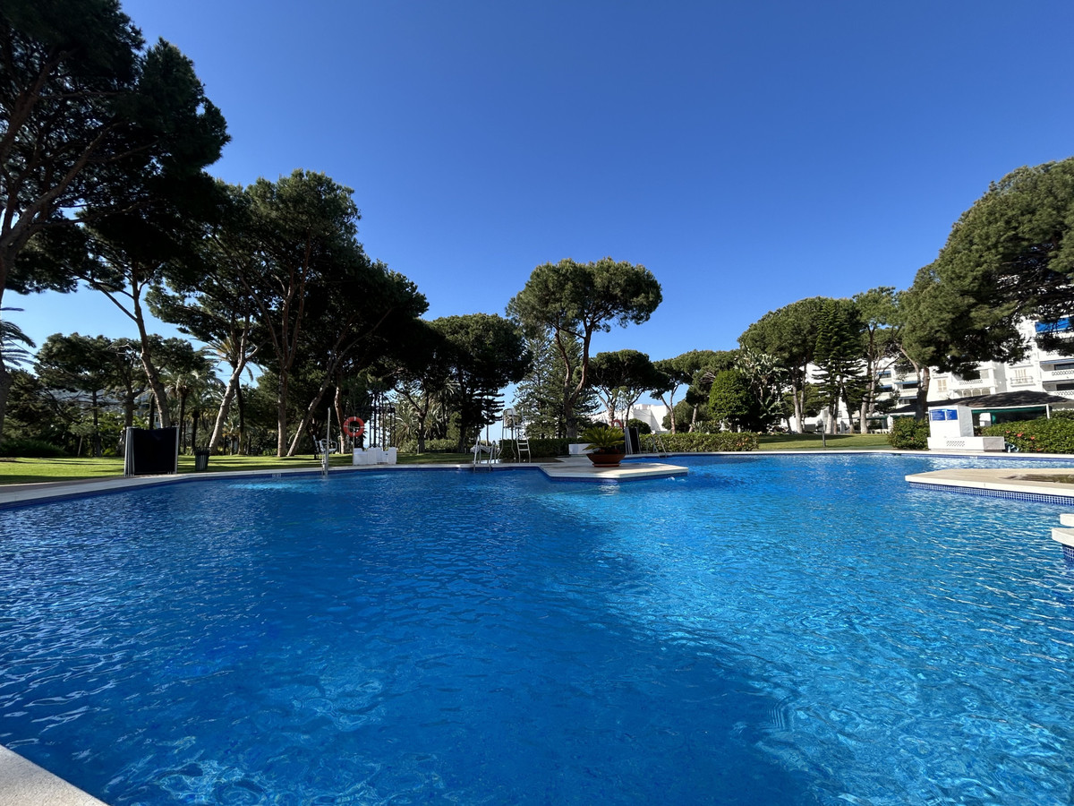 2 Bed Apartment for sale in Puerto Banús Costa Del Sol, Málaga, Spain