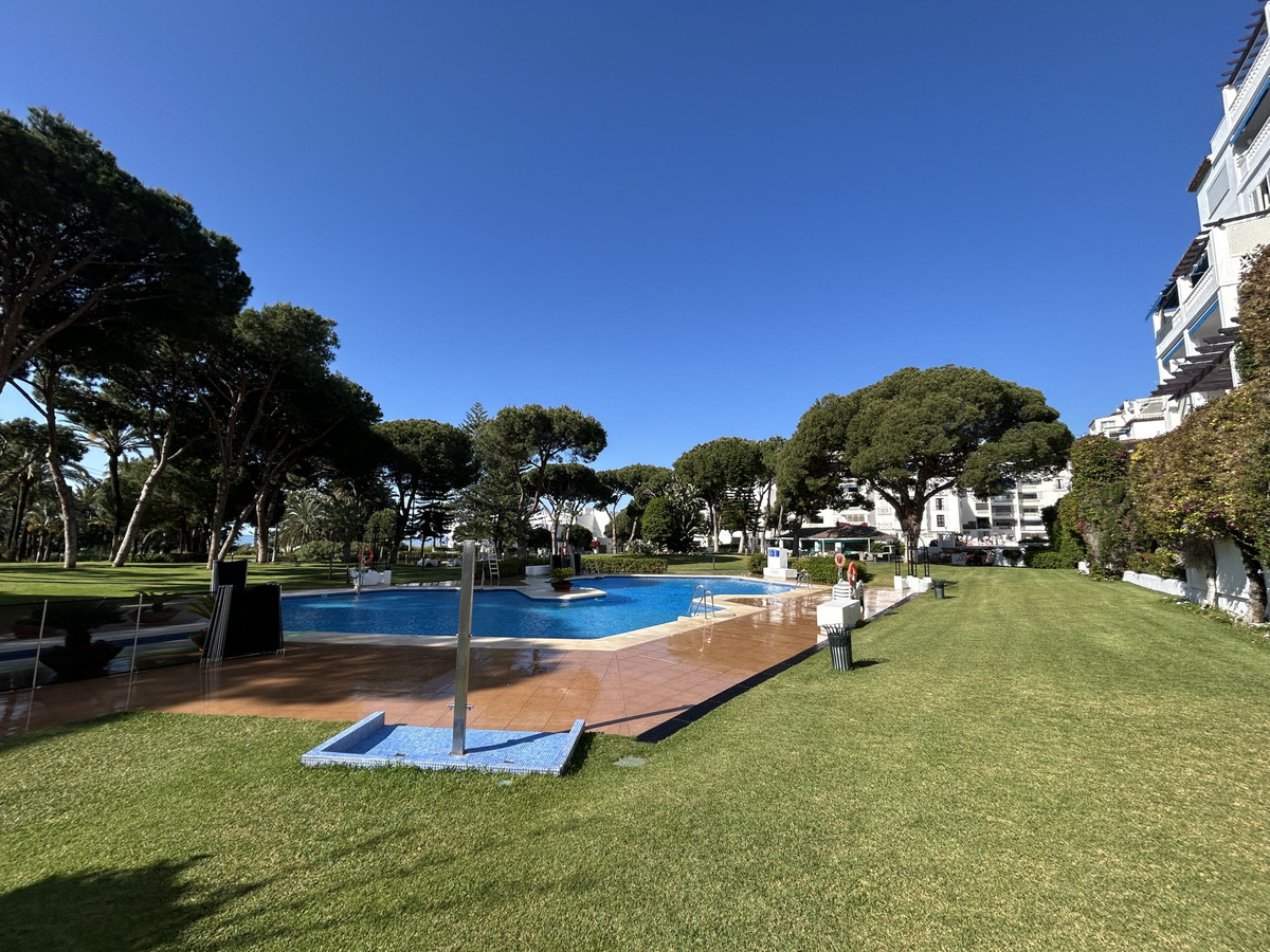 2 Bed Apartment for sale in Puerto Banús Costa Del Sol, Málaga, Spain