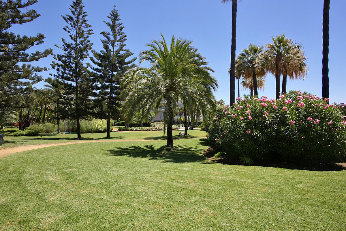 2 Bed Apartment for sale in Puerto Banús Costa Del Sol, Málaga, Spain