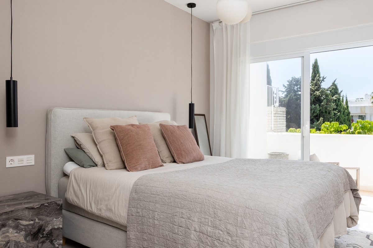 3 Bed Apartment for sale in Nueva Andalucía Costa Del Sol, Málaga, Spain