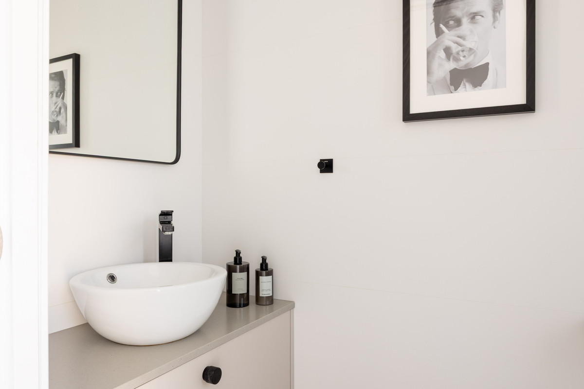 3 Bed Apartment for sale in Nueva Andalucía Costa Del Sol, Málaga, Spain