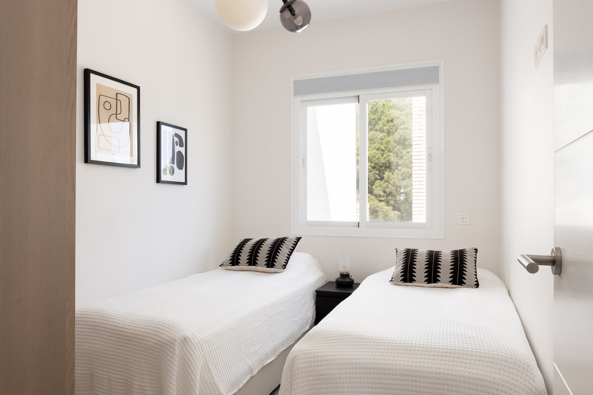 3 Bed Apartment for sale in Nueva Andalucía Costa Del Sol, Málaga, Spain