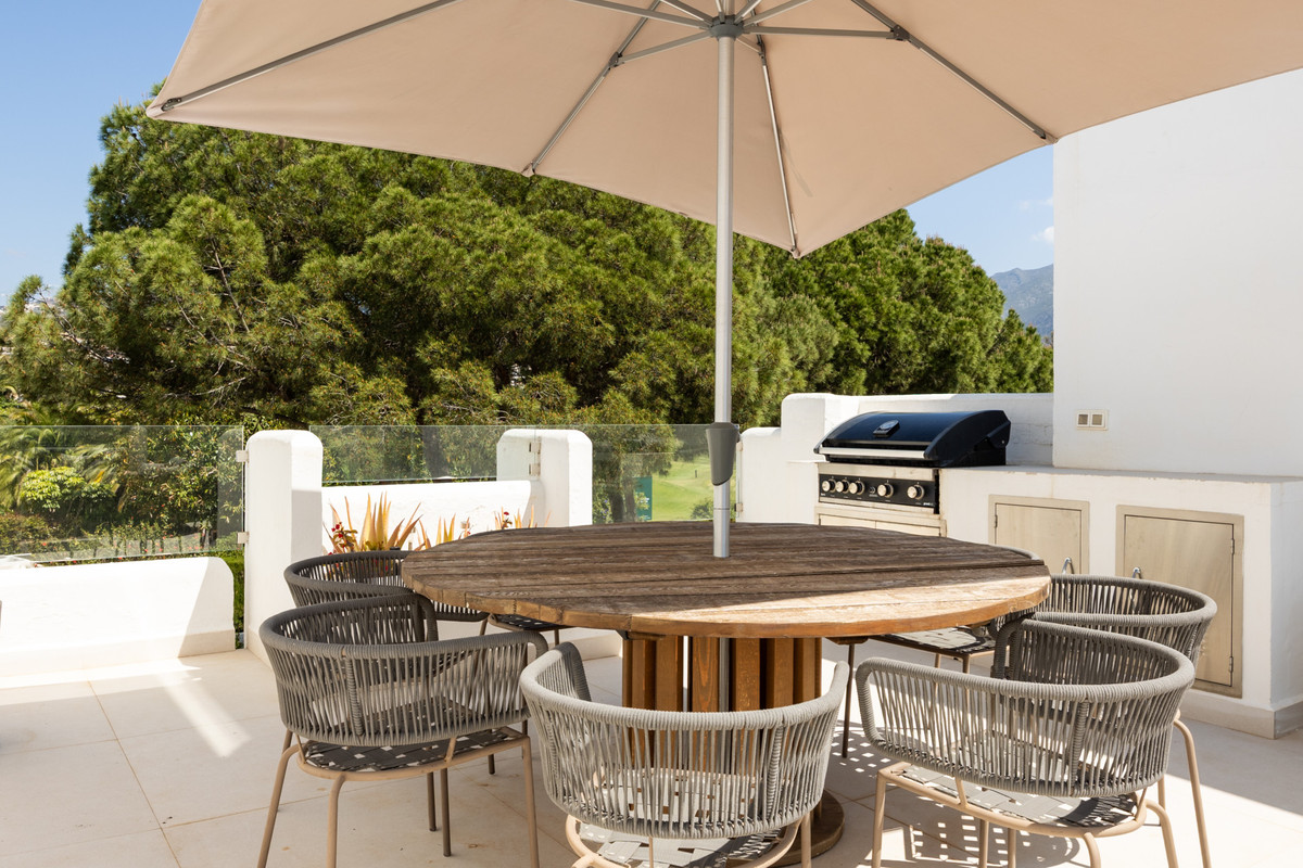 3 Bed Apartment for sale in Nueva Andalucía Costa Del Sol, Málaga, Spain