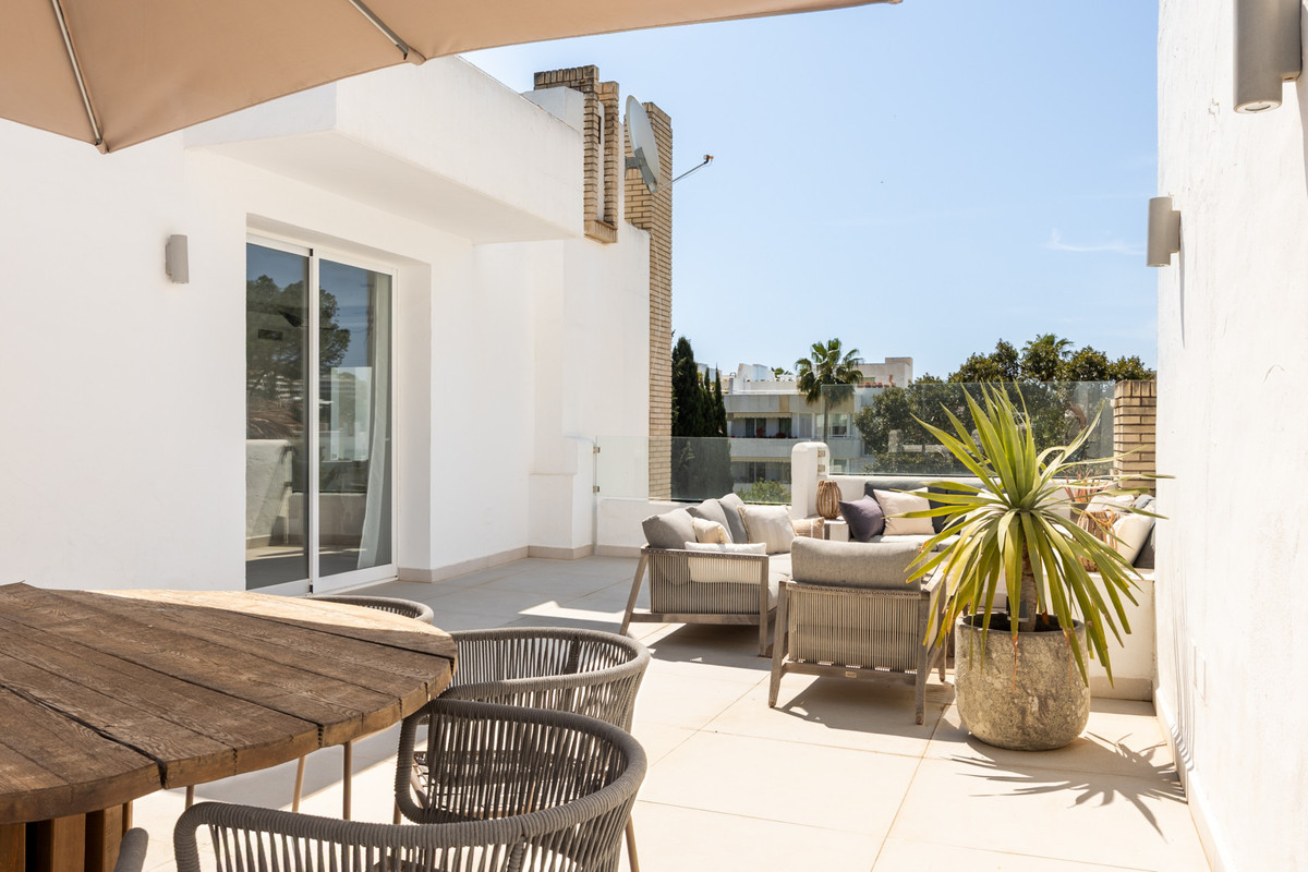 3 Bed Apartment for sale in Nueva Andalucía Costa Del Sol, Málaga, Spain