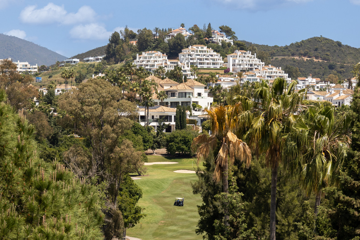 3 Bed Apartment for sale in Nueva Andalucía Costa Del Sol, Málaga, Spain