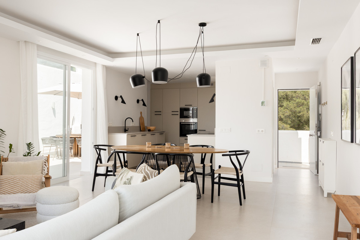 3 Bed Apartment for sale in Nueva Andalucía Costa Del Sol, Málaga, Spain