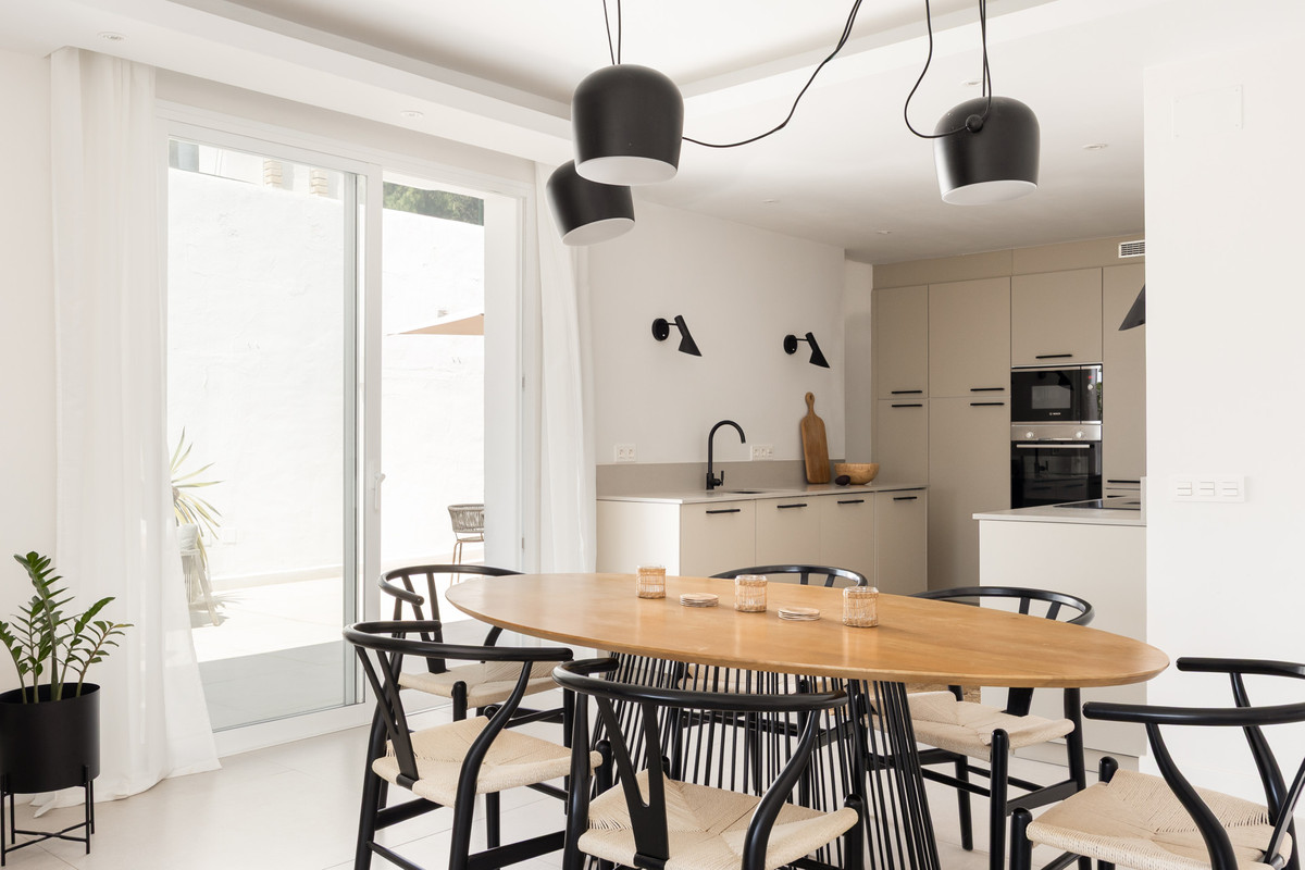 3 Bed Apartment for sale in Nueva Andalucía Costa Del Sol, Málaga, Spain