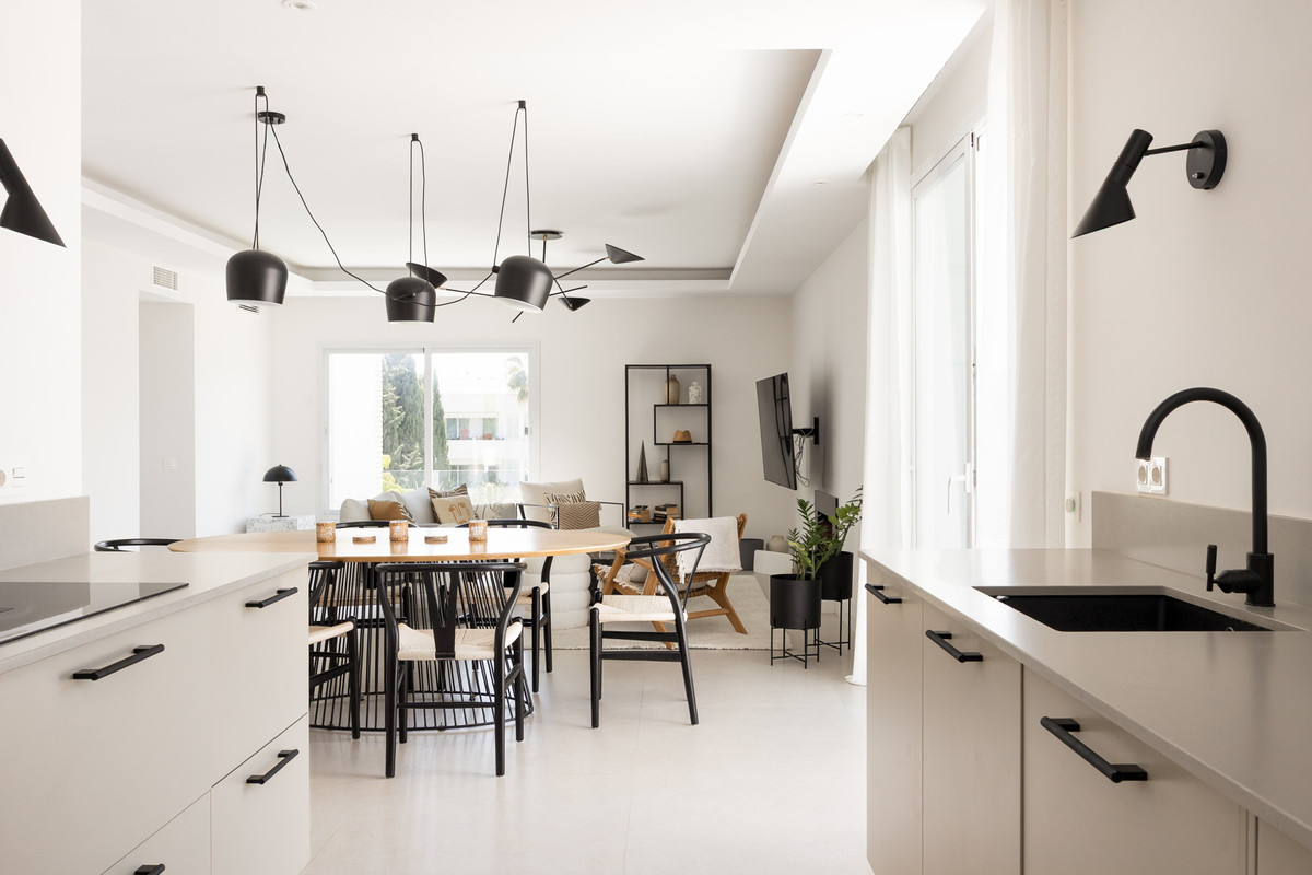 3 Bed Apartment for sale in Nueva Andalucía Costa Del Sol, Málaga, Spain