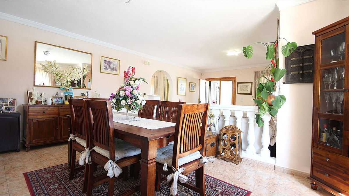 Se vende Villa - Chalet de 3 dormitorios en Costa Blanca, Alicante, España