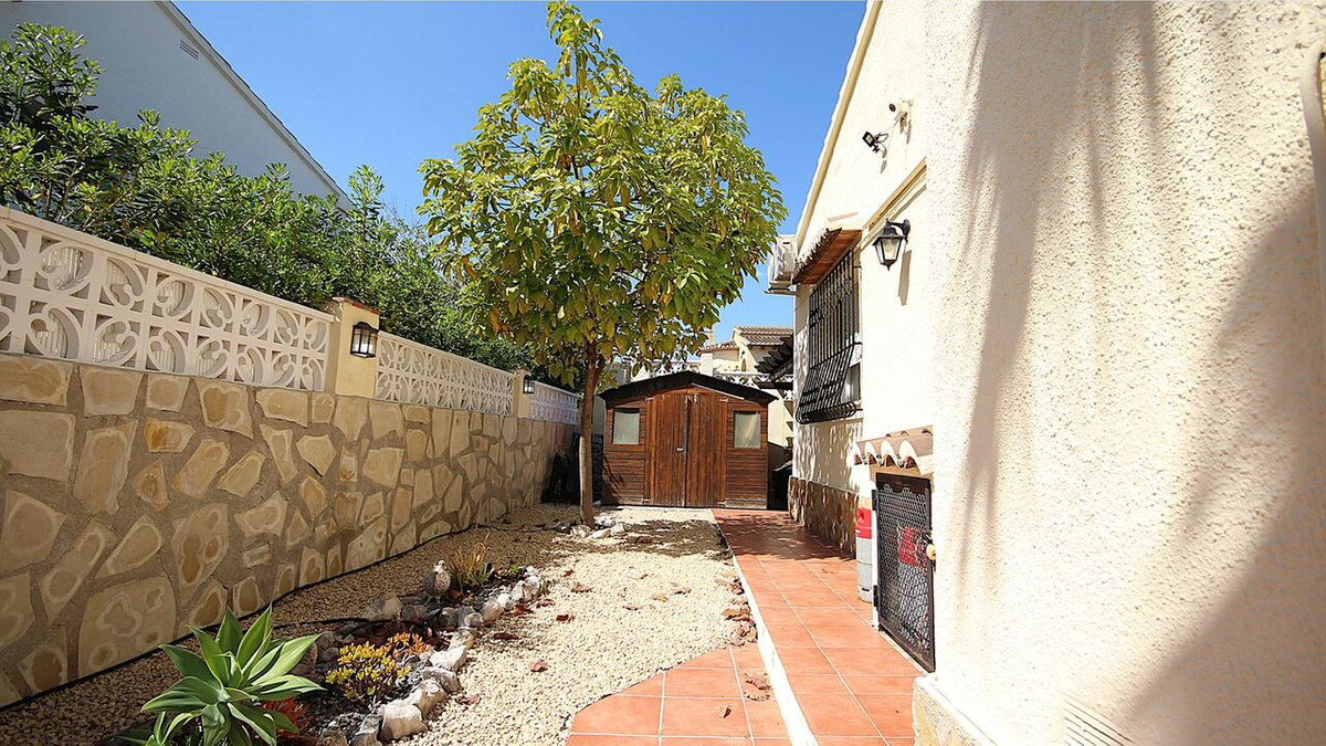 Se vende Villa - Chalet de 3 dormitorios en Costa Blanca, Alicante, España