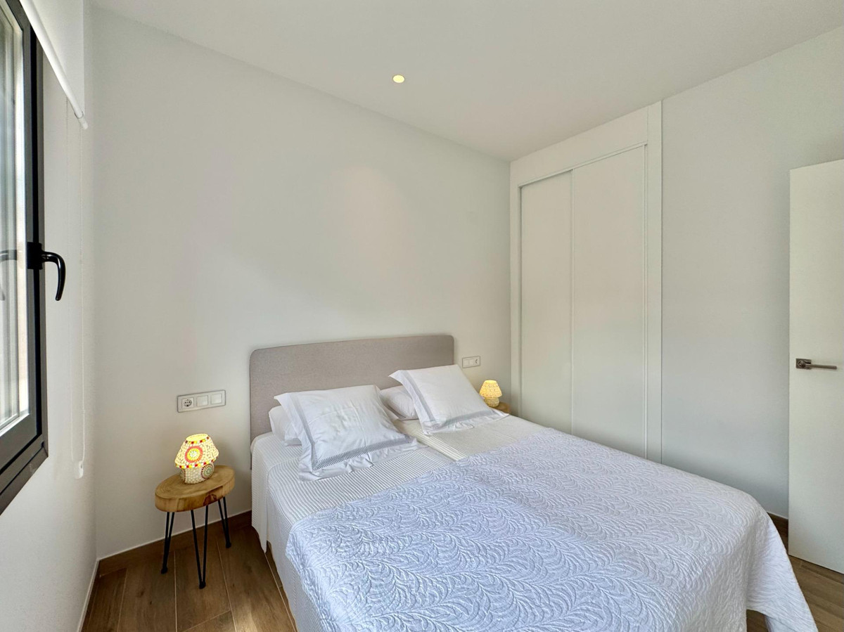 Se vende Villa - Chalet de 4 dormitorios en Costa Blanca, Alicante, España