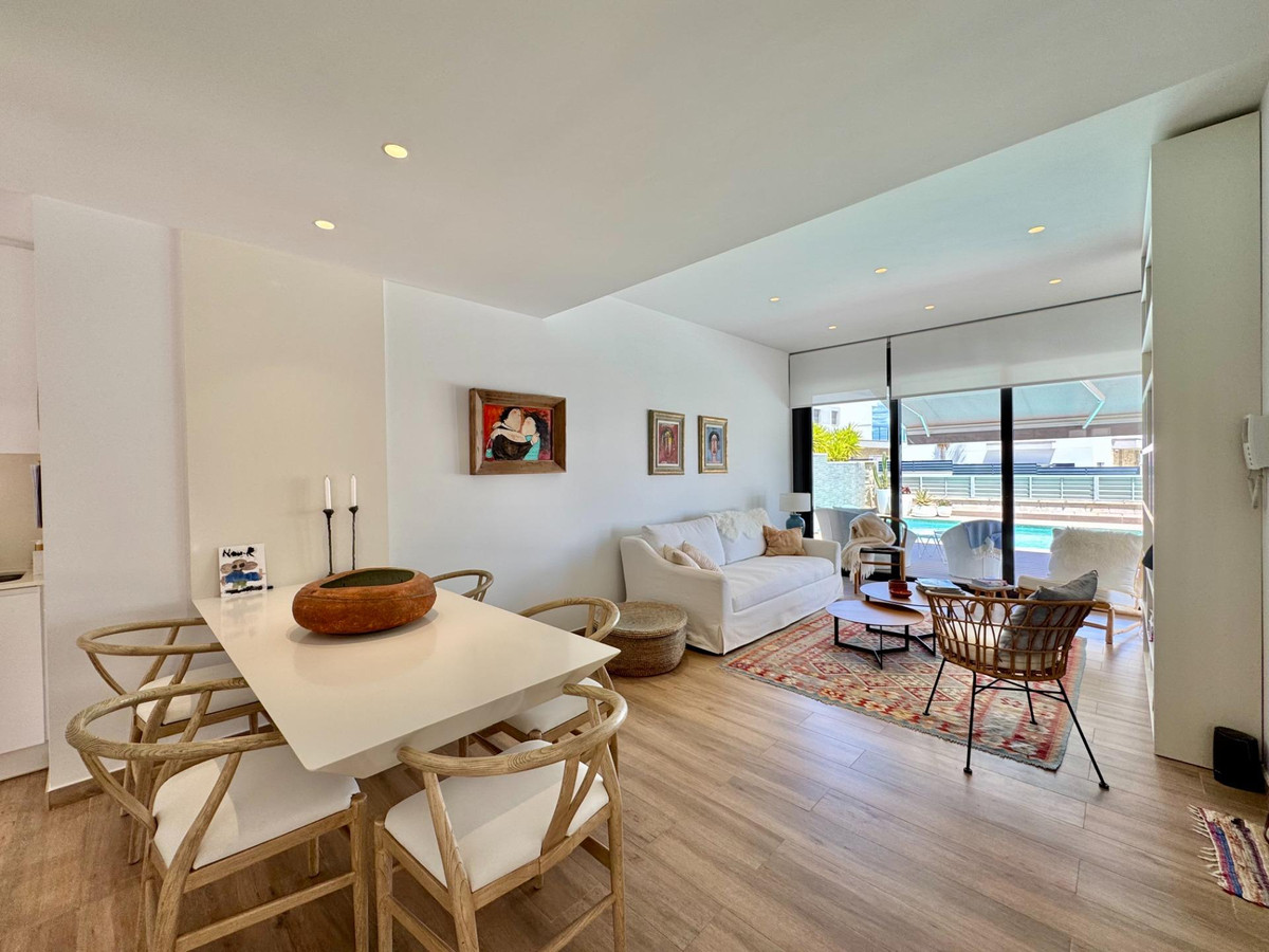 Se vende Villa - Chalet de 4 dormitorios en Costa Blanca, Alicante, España