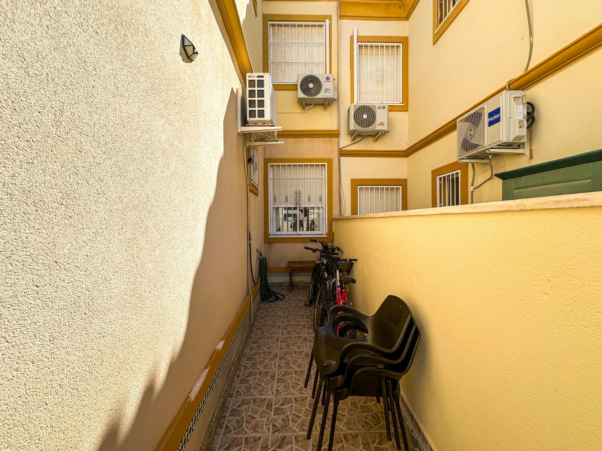 Se vende Apartamento Planta Baja de 2 dormitorios en Costa Blanca, Alicante, España