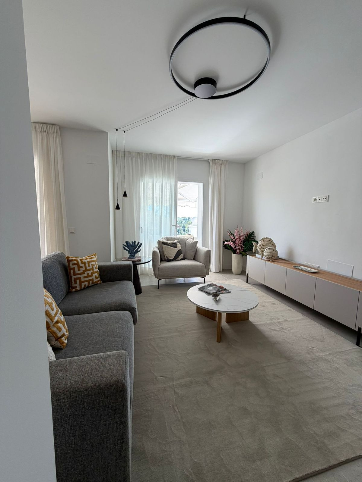 3 Bed Apartment for sale in Benahavís Costa Del Sol, Málaga, Spain