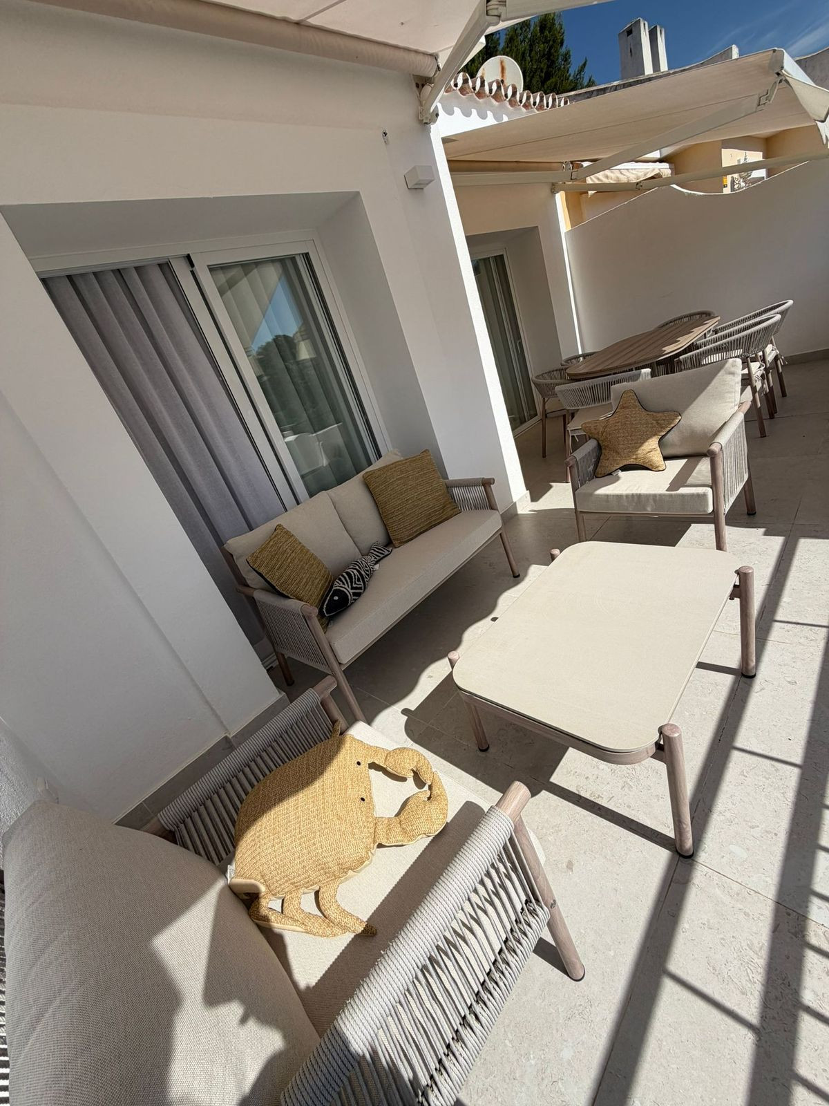 3 Bed Apartment for sale in Benahavís Costa Del Sol, Málaga, Spain