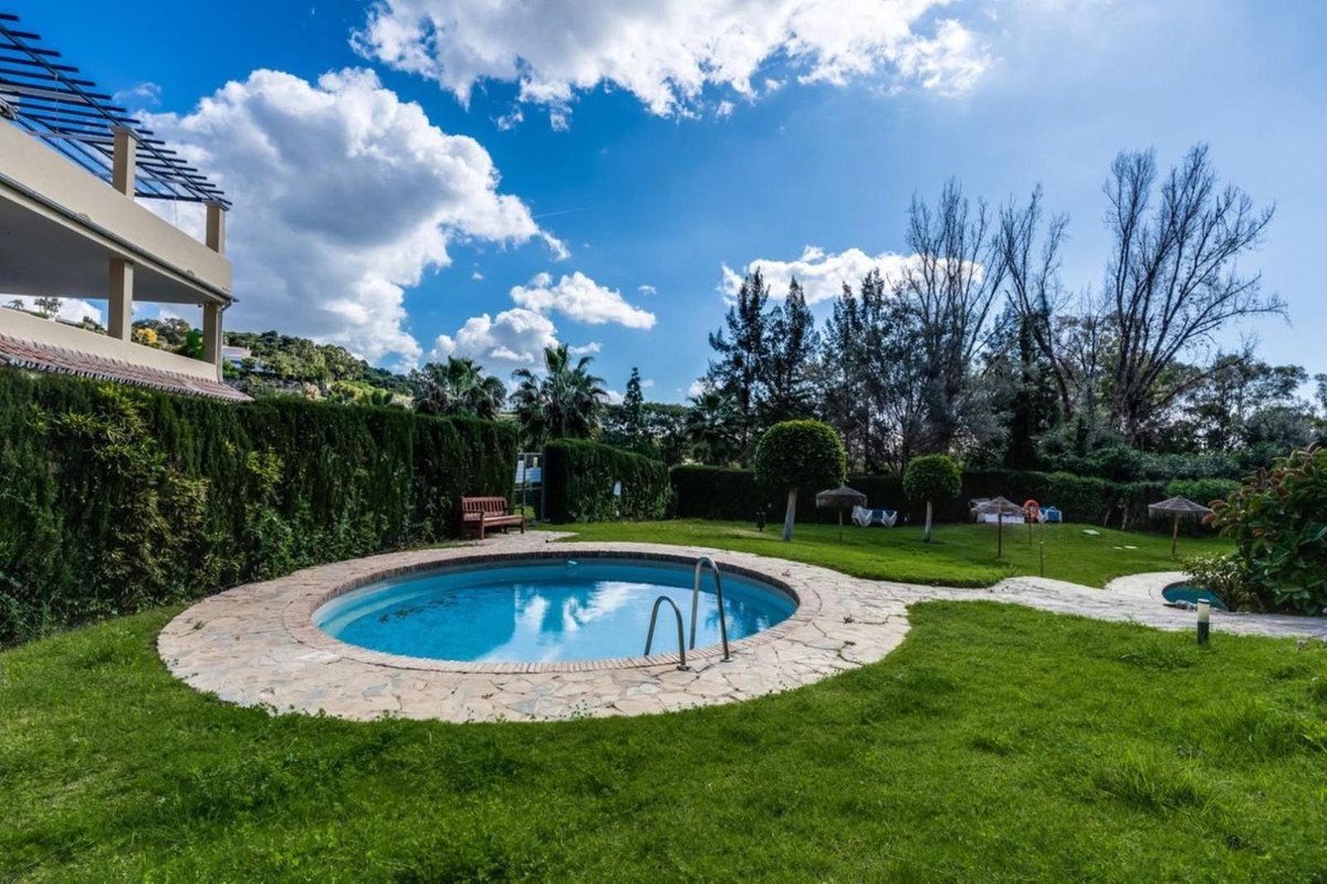 3 Bed Apartment for sale in Benahavís Costa Del Sol, Málaga, Spain