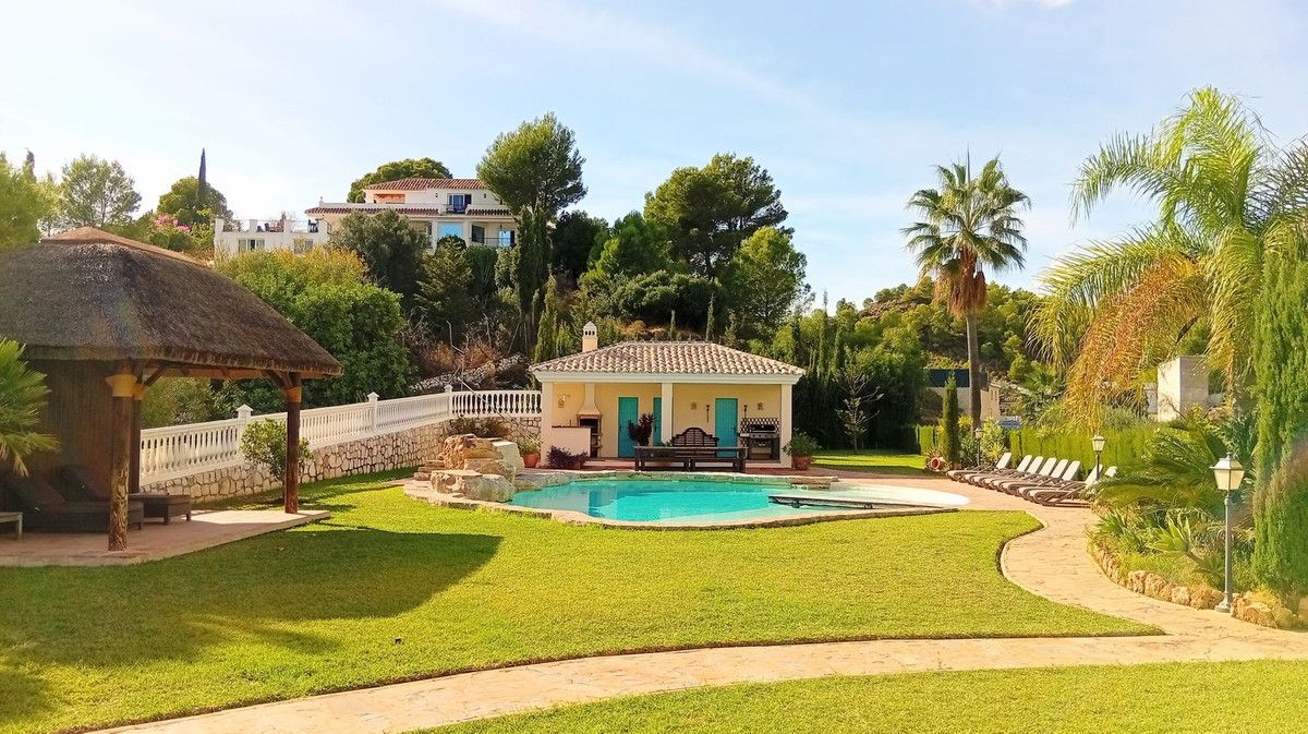 6 Bed Townhouse for sale in Mijas Costa Del Sol, Málaga, Spain