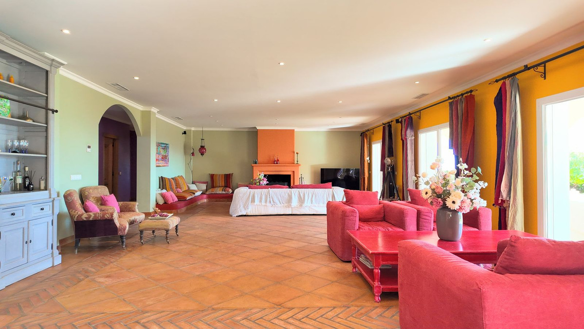 6 Bed Townhouse for sale in Mijas Costa Del Sol, Málaga, Spain
