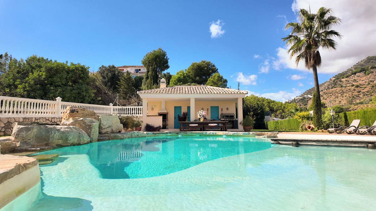 6 Bed Townhouse for sale in Mijas Costa Del Sol, Málaga, Spain