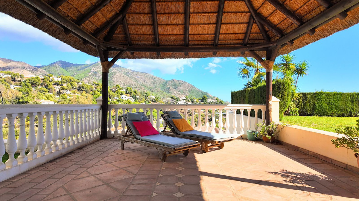 6 Bed Townhouse for sale in Mijas Costa Del Sol, Málaga, Spain
