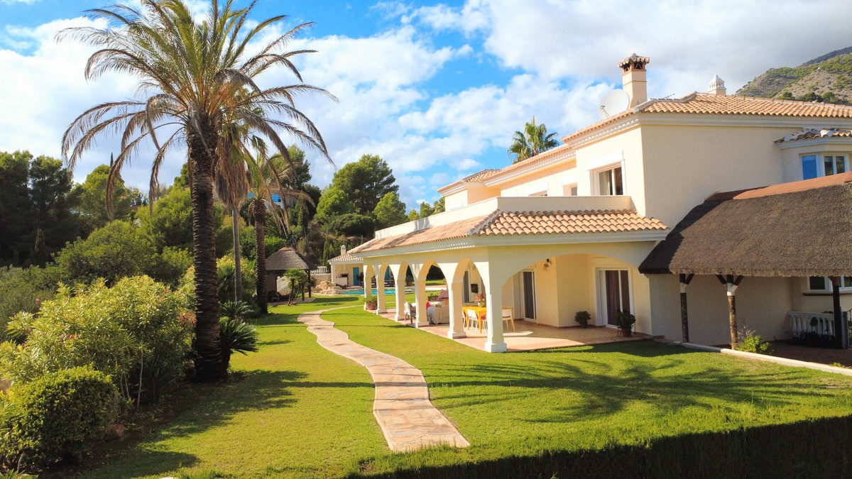 6 Bed Townhouse for sale in Mijas Costa Del Sol, Málaga, Spain