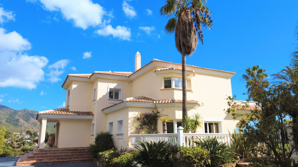 6 Bed Townhouse for sale in Mijas Costa Del Sol, Málaga, Spain