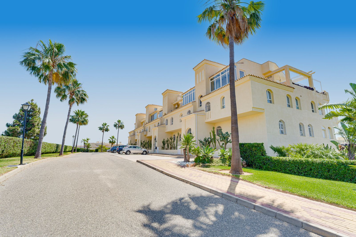 2 Bed Apartment for sale in El Chaparral Costa Del Sol, Málaga, Spain