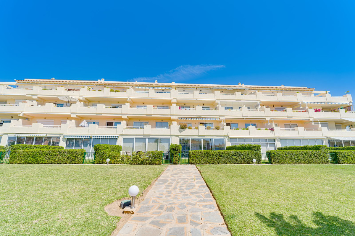 2 Bed Apartment for sale in El Chaparral Costa Del Sol, Málaga, Spain