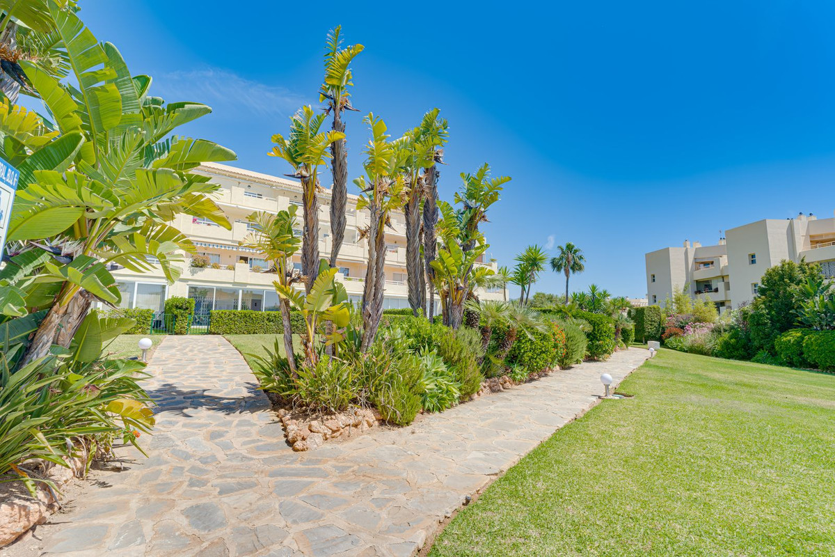 2 Bed Apartment for sale in El Chaparral Costa Del Sol, Málaga, Spain