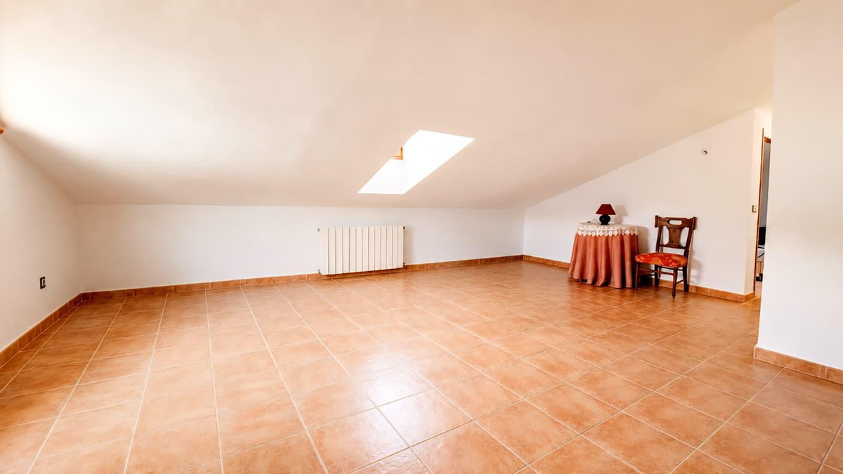 Se vende Adosada de 8 dormitorios en Costa Del Sol, Málaga, España