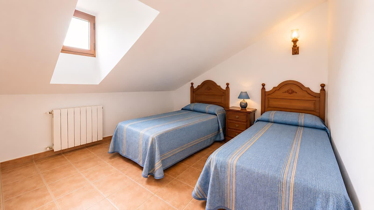 Se vende Adosada de 8 dormitorios en Costa Del Sol, Málaga, España