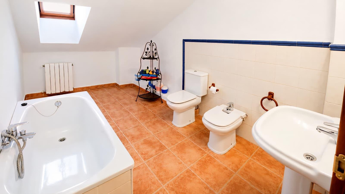 Se vende Adosada de 8 dormitorios en Costa Del Sol, Málaga, España