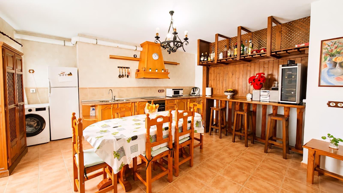 Se vende Adosada de 8 dormitorios en Costa Del Sol, Málaga, España