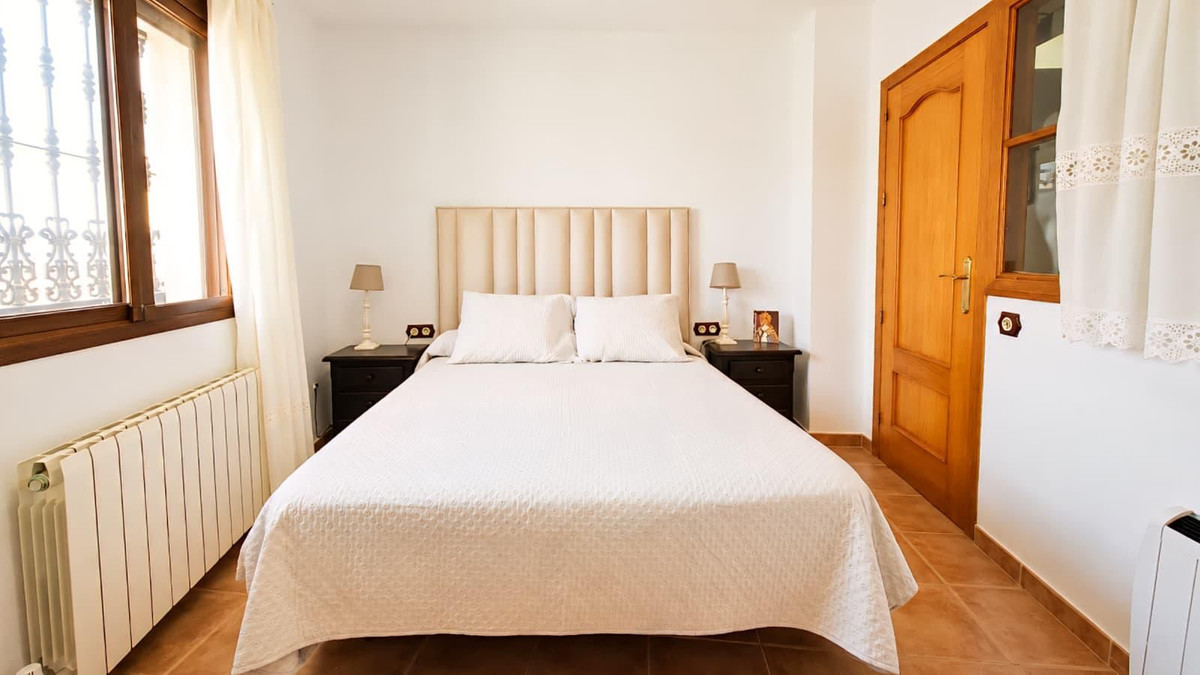 Se vende Adosada de 8 dormitorios en Costa Del Sol, Málaga, España