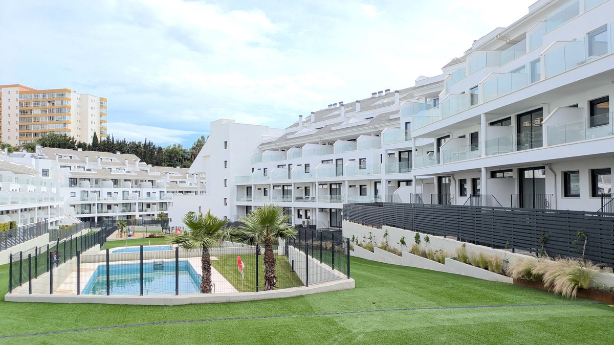 2 Bed Apartment for sale in Torreblanca Costa Del Sol, Málaga, Spain