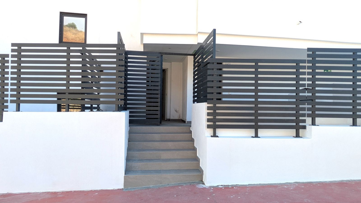 2 Bed Apartment for sale in Torreblanca Costa Del Sol, Málaga, Spain