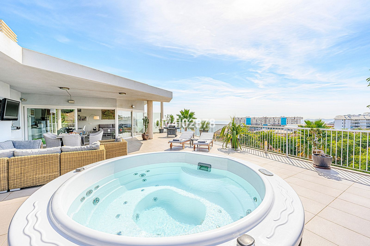 2 Bed Apartment for sale in Higueron Costa Del Sol, Málaga, Spain