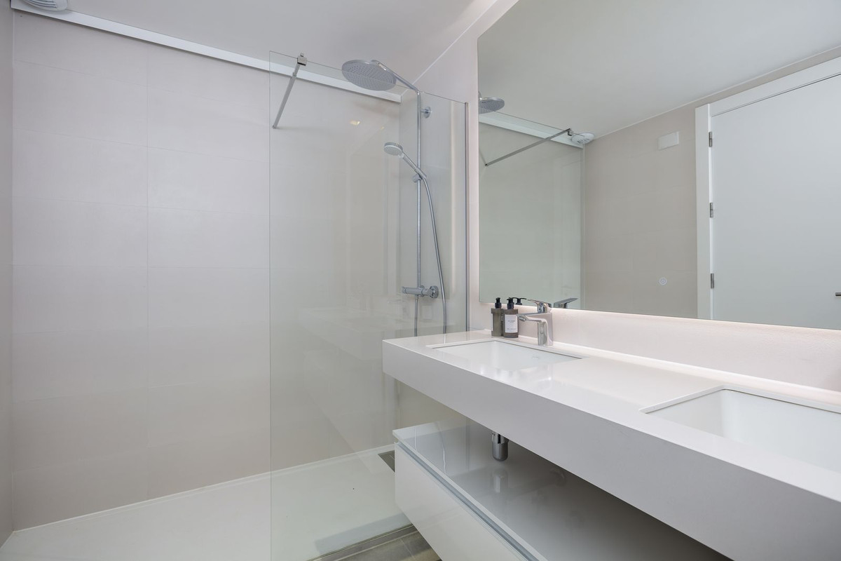 4 Bed Townhouse for sale in Estepona Costa Del Sol, Málaga, Spain