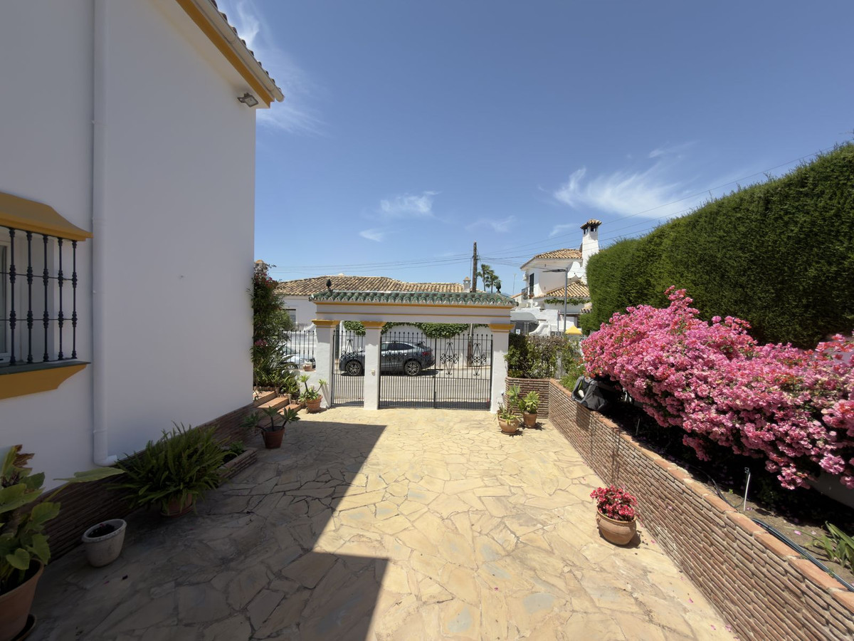 4 Bed Townhouse for sale in San Pedro De Alcántara Costa Del Sol, Málaga, Spain