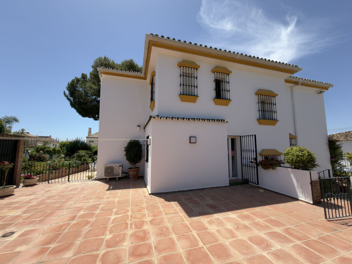 4 Bed Townhouse for sale in San Pedro De Alcántara Costa Del Sol, Málaga, Spain